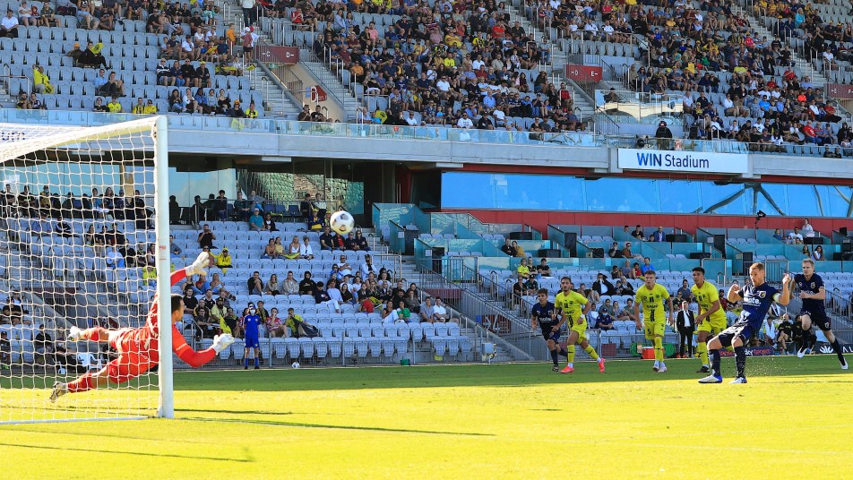 Stefan Marinovic vs CCM